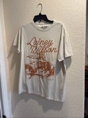 Lainey Wilson Tee Like New! Unisex